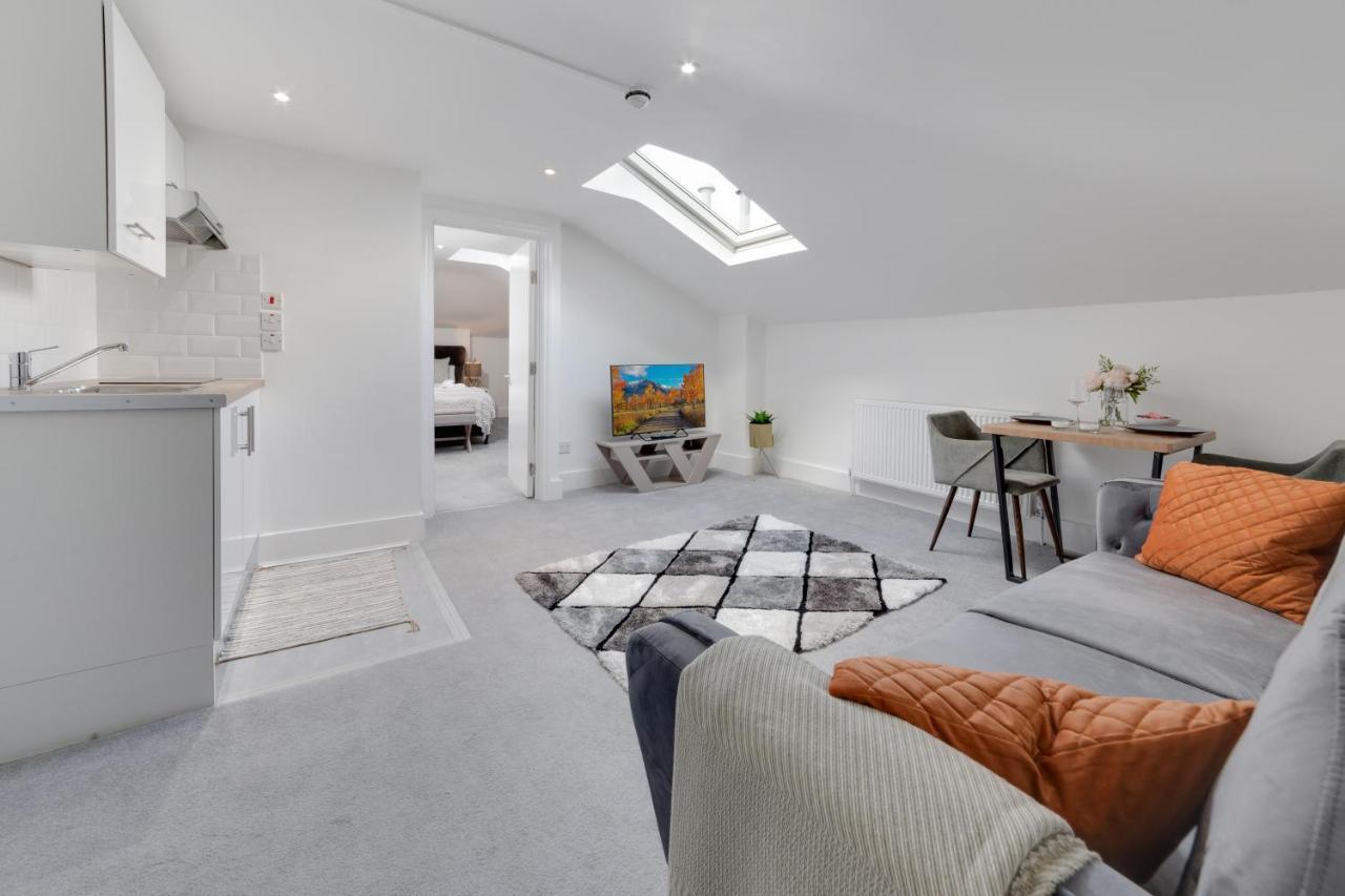 By Rehoboth - M'nuchah - Camden Road Apartment *